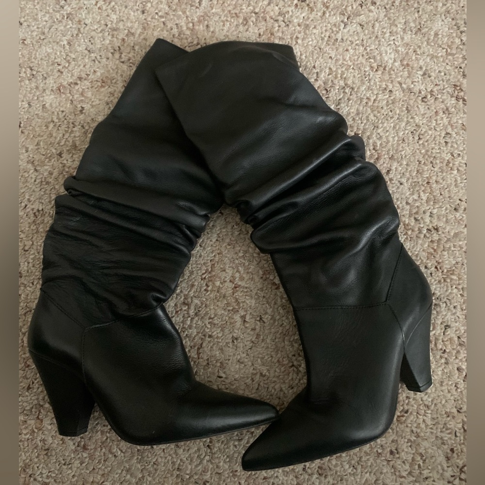 Saks fifth avenue black leather slouchy boots